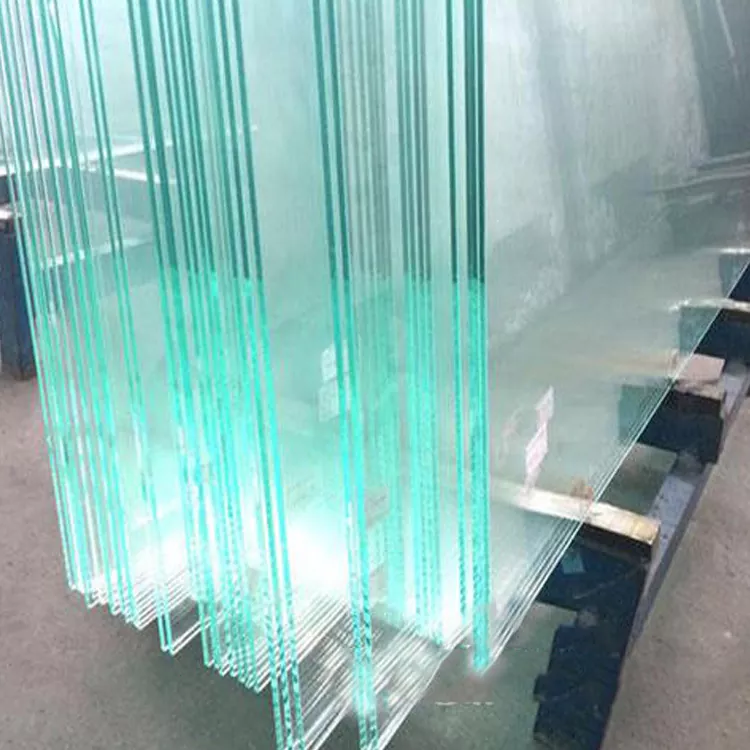 Ултра проѕирно стакло